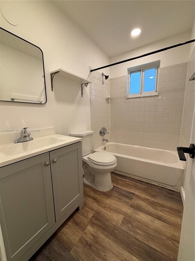 Photo - 2308 Jackson St Unidad 4