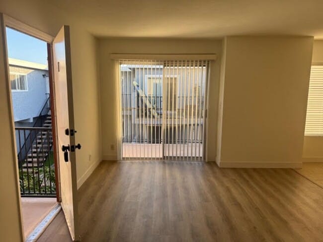 Photo - 16811 Unidad D