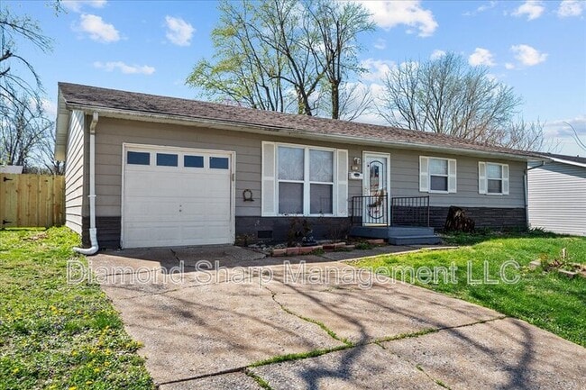 Building Photo - 807 Estate Dr