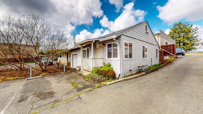 4940-4942 Sonoma Highway