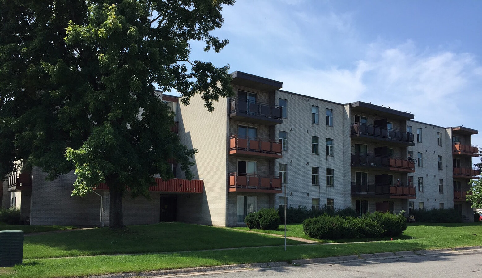 615 Albert St. W. - 615 Albert St. W.