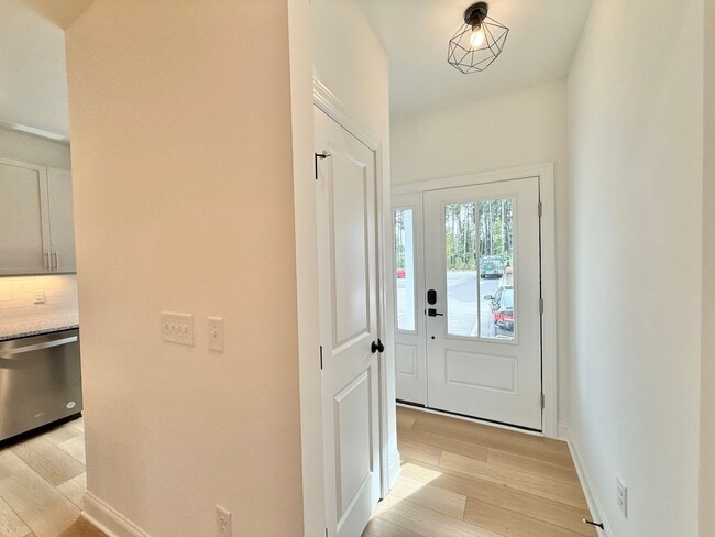 Photo - **OFFERING RENT PROMOTION FOR FIRST 6 MONT...