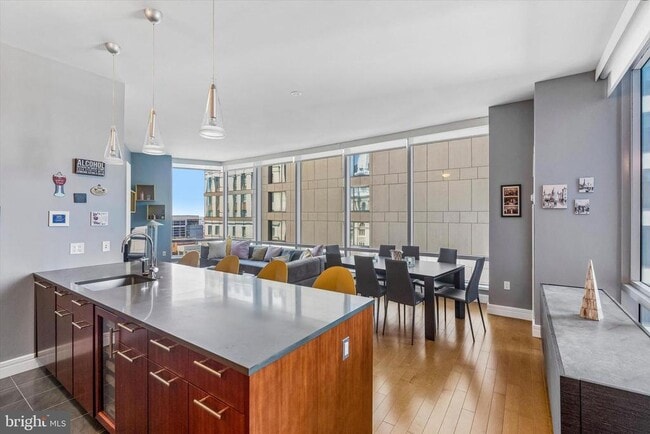 Photo - 1414 S Penn Square Unidad 30A