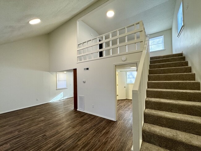 Photo - 101 Adirondack Loop