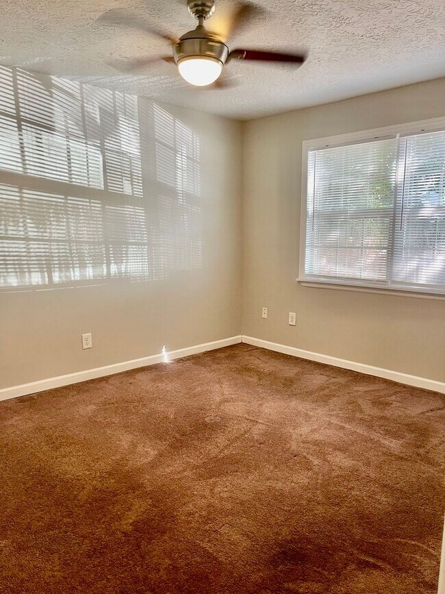 Photo - 501 Goodwin Ave Unit F