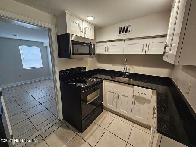 Photo - 925 Phillips St Unidad 2