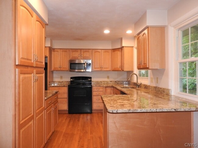 Photo - 504 Hillsboro Pkwy