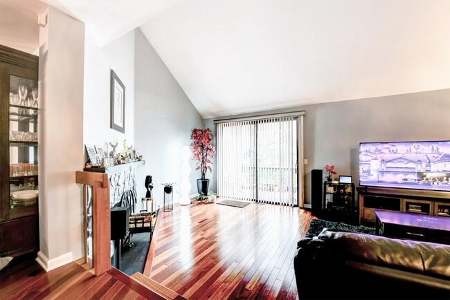 Photo - 572 Sanderling Ct