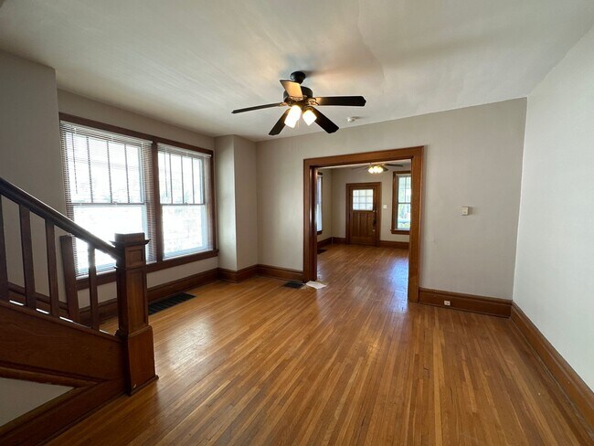 Photo - Summit St 2577-2579 JDGM Unit 2579