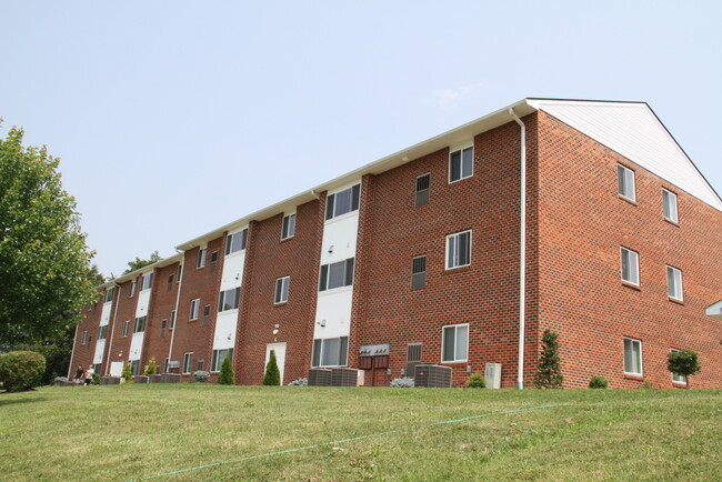 Craigmont Manor - Craigmont Manor Apartments