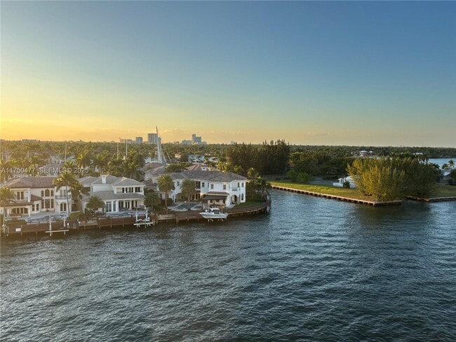 Building Photo - 1400 S Ocean Dr Unit 805