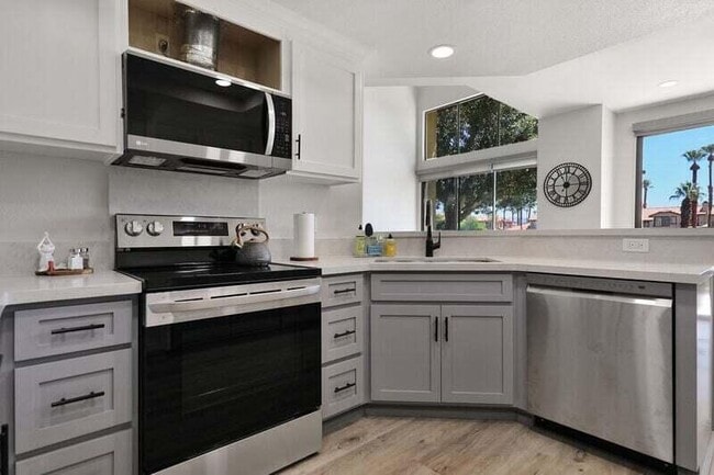 Photo - 55288 Firestone