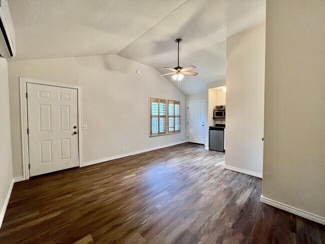 Photo - Hill Country Studio Apartment