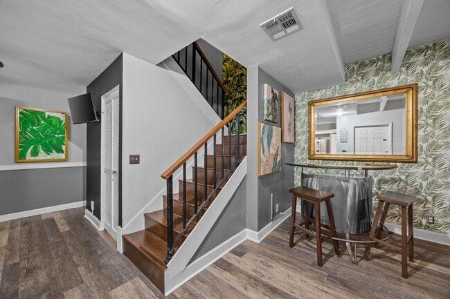 Photo - 1520 Shaker Cir