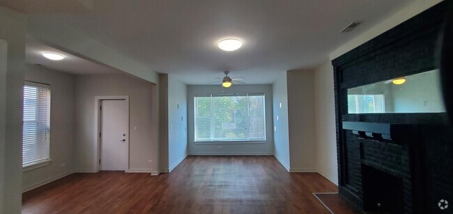 Building Photo - 2909 W 64th St Unit 6150-201 Rental