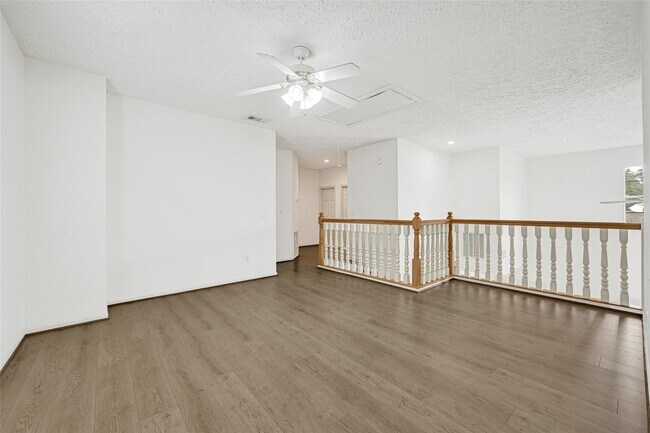 Building Photo - 10535 Emnora Ln