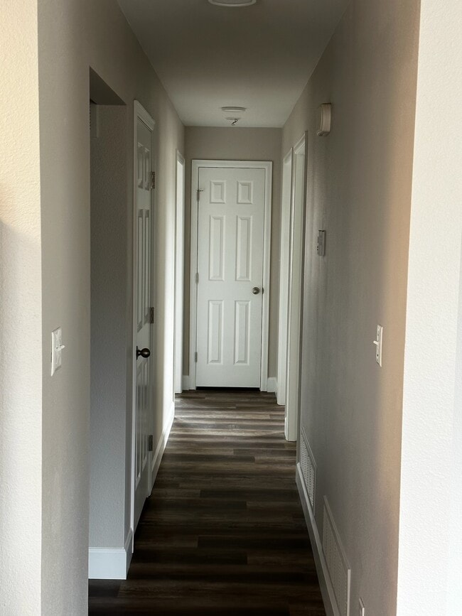 928 Village Cir Unit B