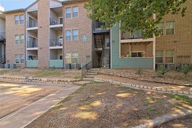 Building Photo - 12166 Metric Blvd Unit 354 Rental