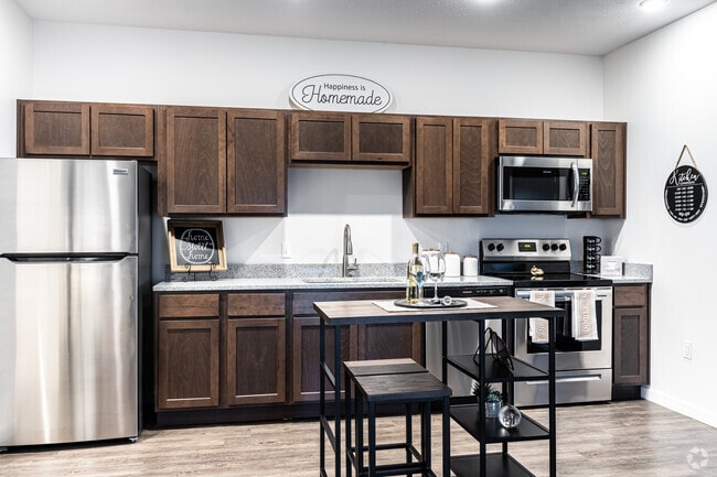 1BR, 1BA - 586SF