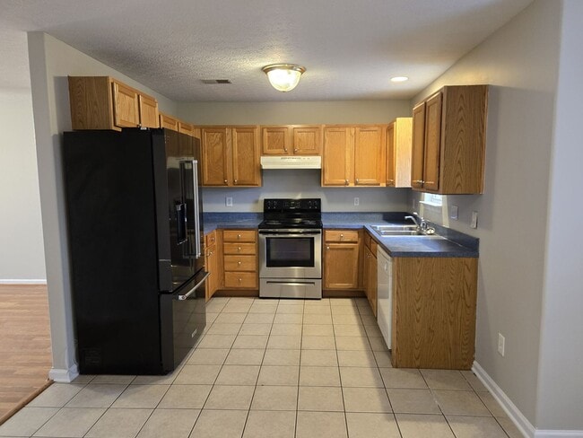 Photo - 1092 Winding Oak Trail