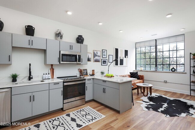 Building Photo - 179 Chelsea Ave Unit 205 Rental