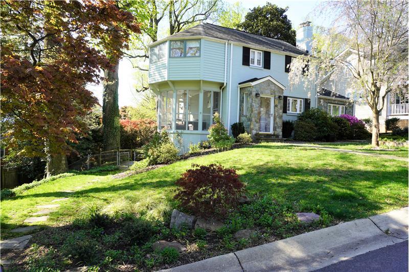 Photo - 215 Crestmoor Cir