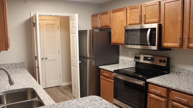 Photo - Lakeview Apartments