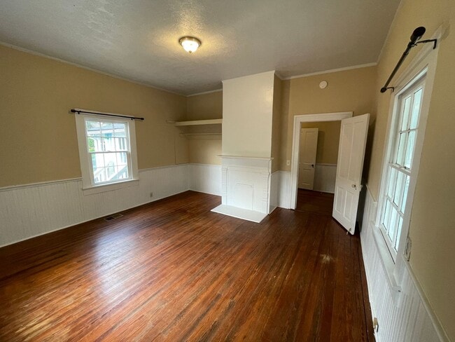 Photo - ** FALL PRELEASING*** | Charming Boulevard House with Fresh Updates