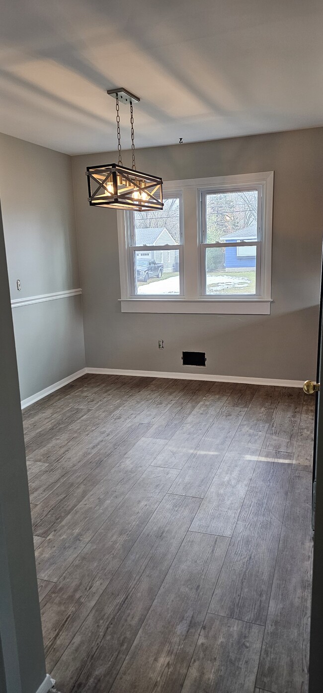 Building Photo - 7501 Walnut Ave