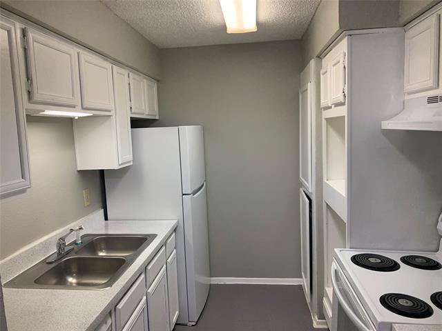 Photo - 9696 Walnut St