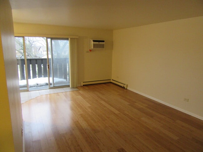 Photo - 135 Pickwick Dr