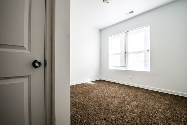 Photo - 7748 S East End