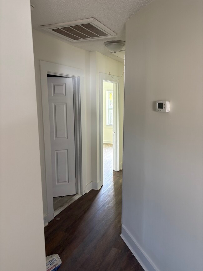 Photo - 617 W 41st St