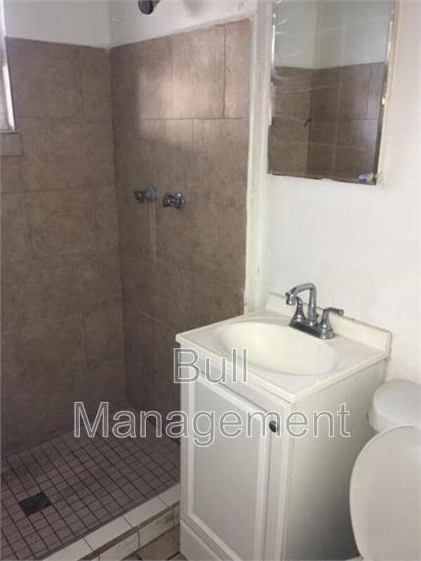 Building Photo - 746 S Lee Ave Unit B Rental