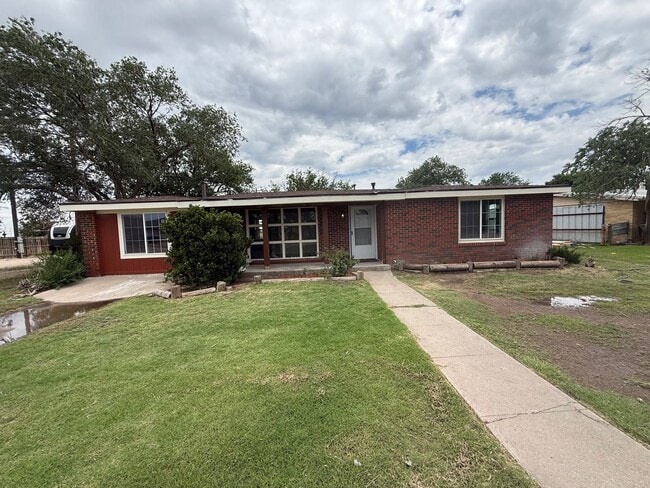 Building Photo - 4BR/2BA Home – Spacious Home