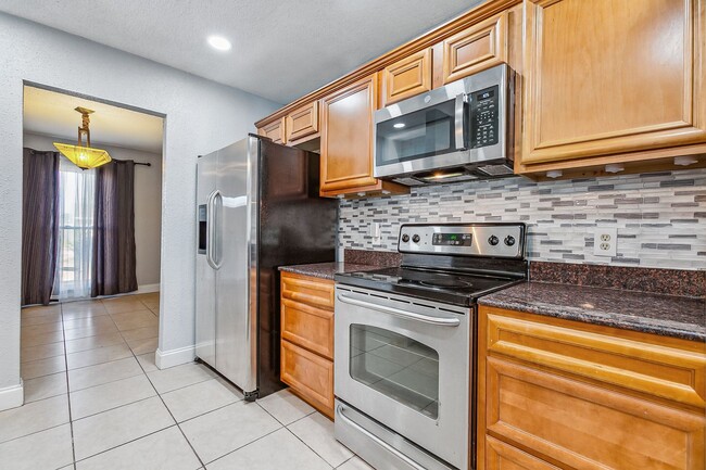 Photo - Beautiful Woodmere Single