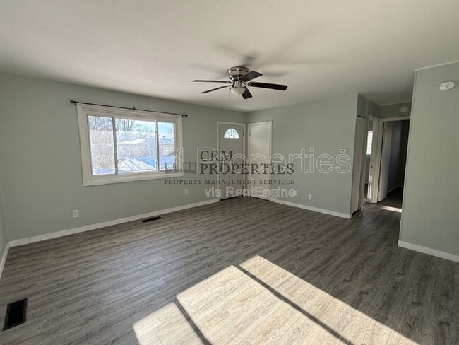 Photo - 806 Maumee Dr