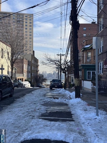 Photo - 27 66th St Unit 4