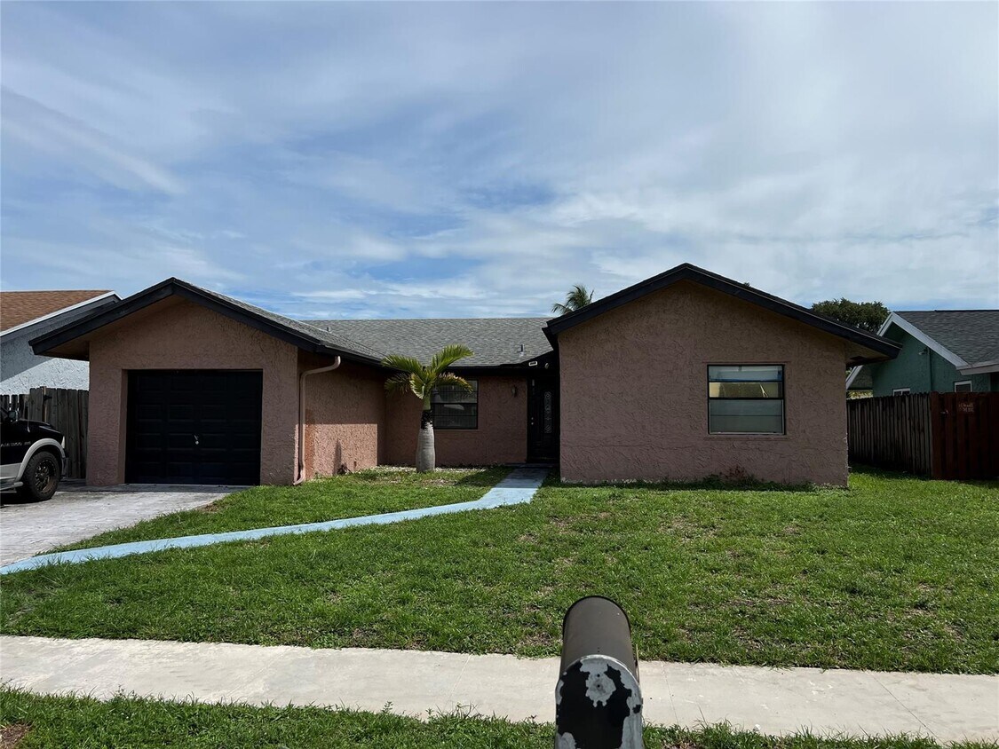 Photo - 8205 SW 12th St (North Lauderdale, FL)