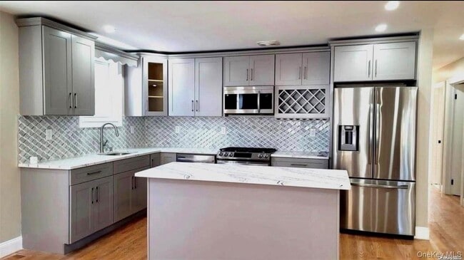 Photo - 249-10 139th Ave