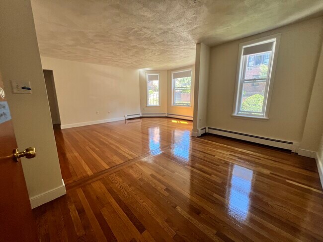 Photo - 303 Tappan St Unit 1B