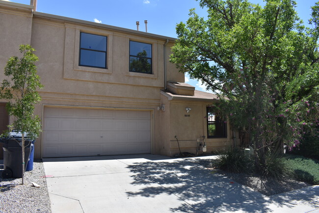Building Photo - 8600 Simi Ln NE Rental