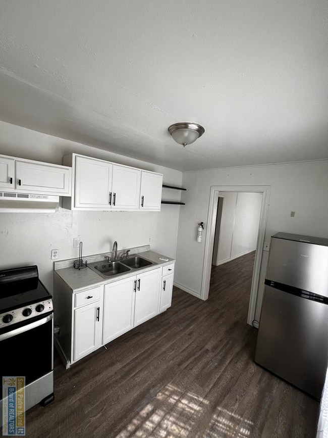 Photo - 938 E Adams St