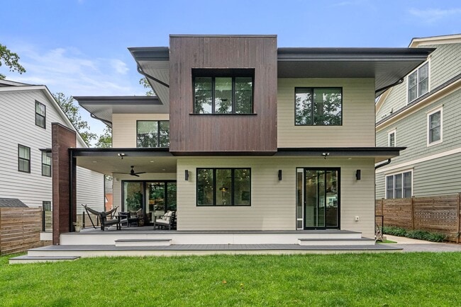 Building Photo - 5 Bed 4.5 Bath - Bethesda Contemporary Home