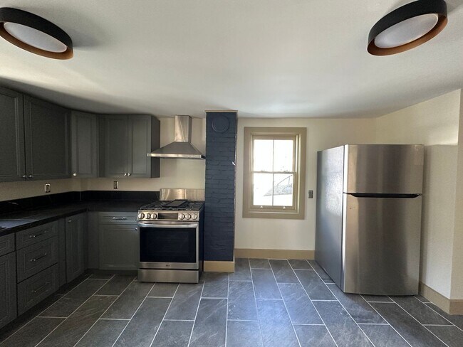 Photo - Dear Lover, LLC Unidad 15 South Maple