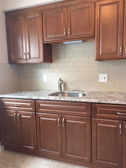 Photo - 1280 Mathews Ave
