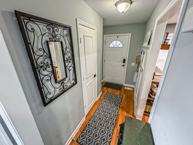 Photo - Light-filled and Spacious 3 Bed 2 Bath Tow...