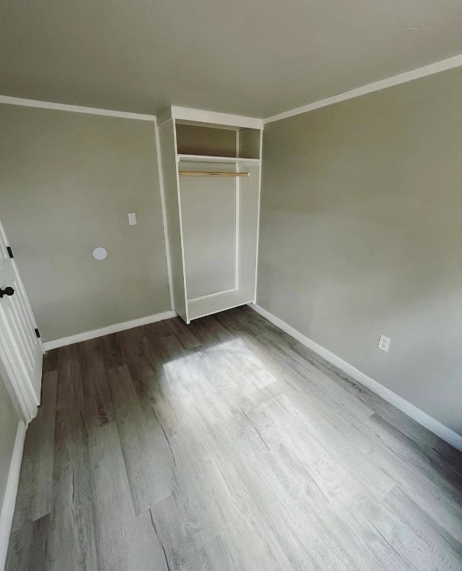 Photo - 2045 W 12th St