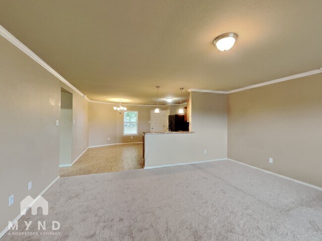 Photo - 15 Bristol Dr