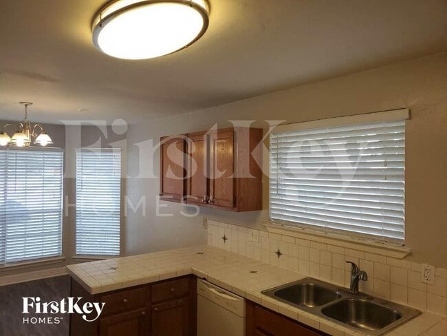 Photo - 21134 Western Valley Dr